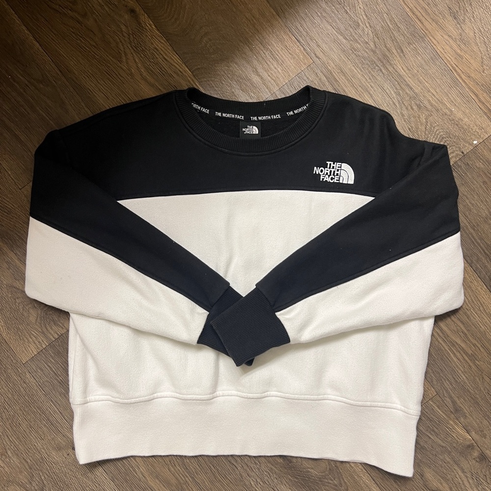 The North Face Women’s Black and White Sweatshirt